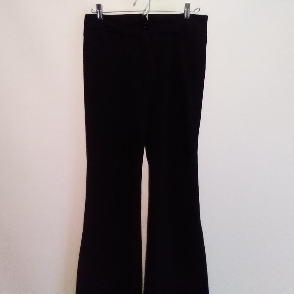 Dana Mid-Rise Black Casual Pants